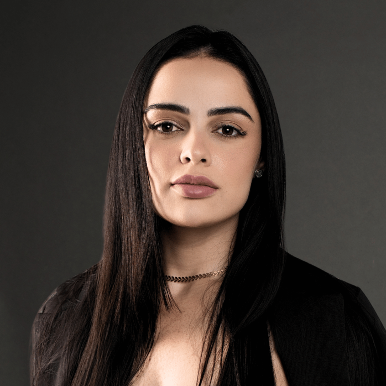 Alyne Polone Silvares
